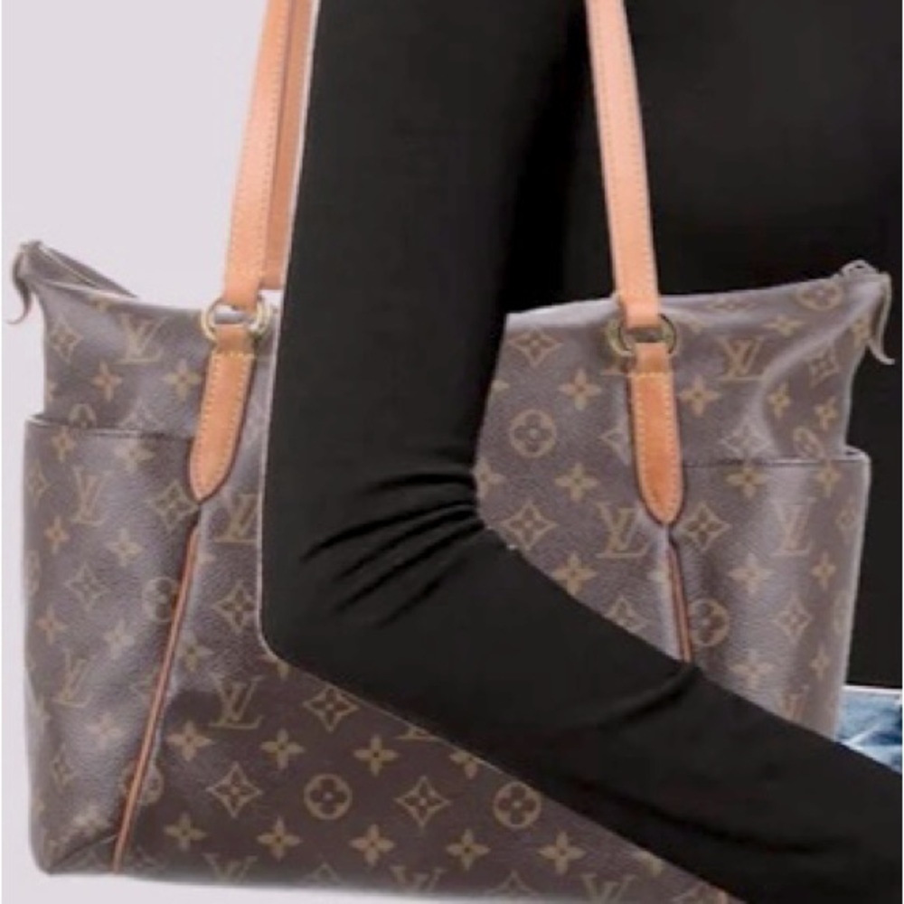 LOUIS VUITTON MONOGRAM TOTALLY PM